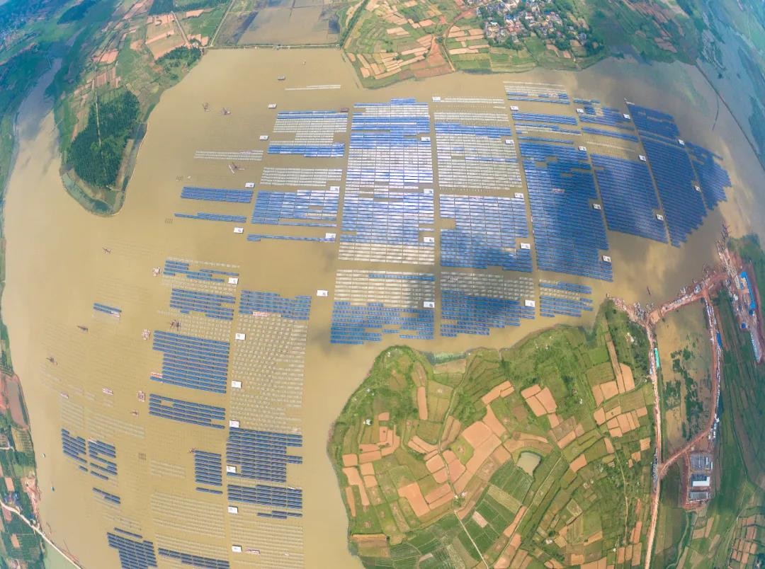 750 MW! www.LEHU.com Won the Entrusted Maintenance Project for PV Plants of China Huadian Corporation